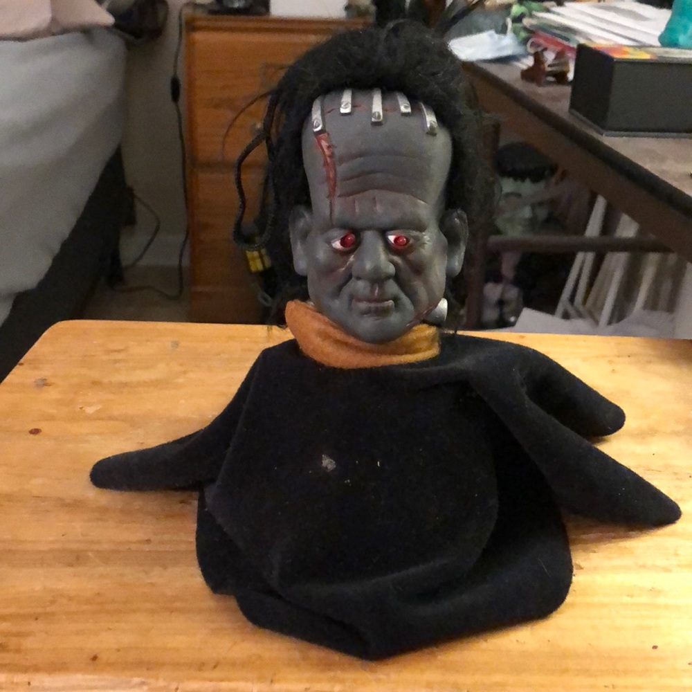 Frankenstein hanging head battery operated collectible